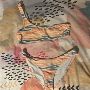 Triangl One-Shoulder bikini